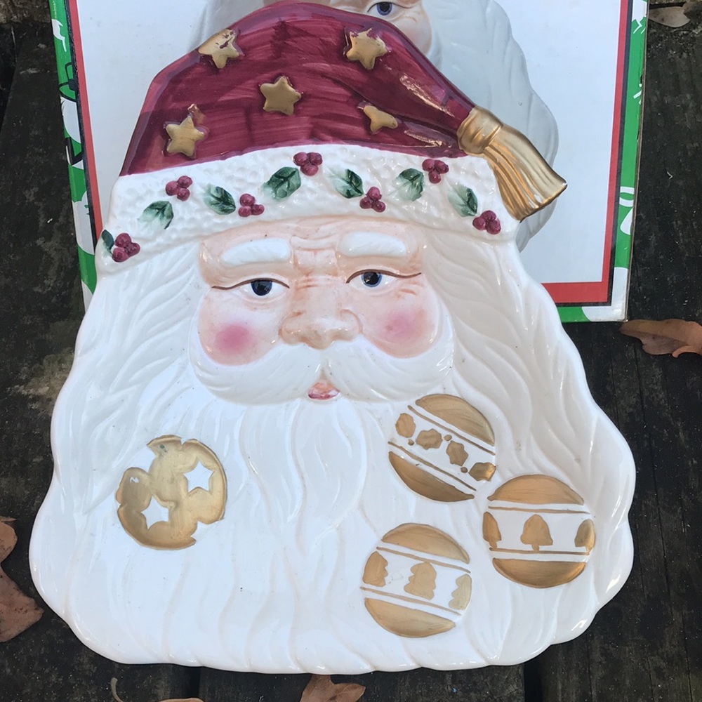 HOLIDAY TREASURES - Picture 4 of 14